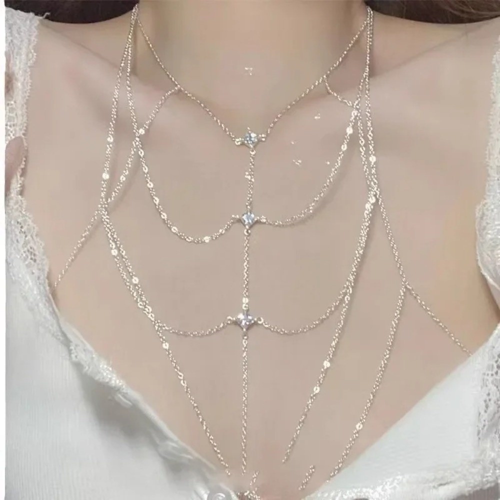 Glitter Rhinestone Bust Chain  - Body Jewelry Chest recension och pris
