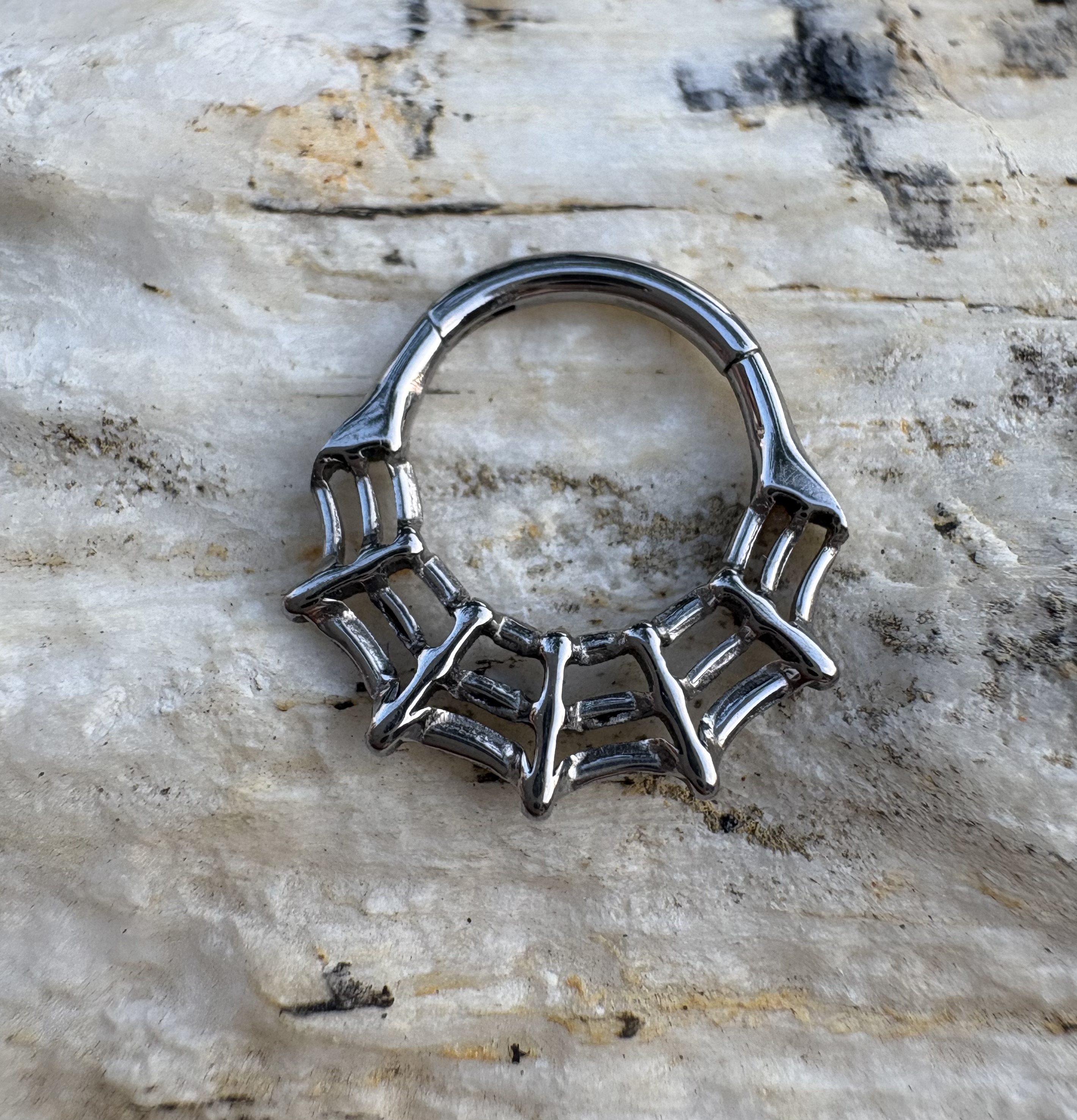 16G Implant Grade Titanium AST - Body Jewelry Implant Grade Titanium recension och pris